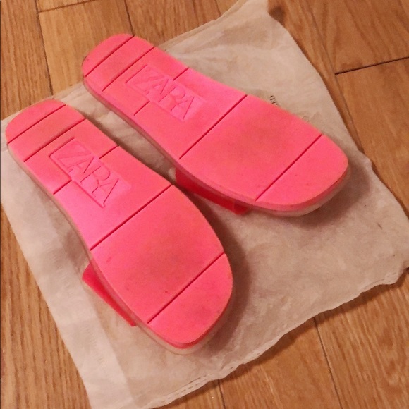 [ZARA] PINK PLASTIC BEACH SANDALS - SIZE 6.5 - Picture 5 of 6